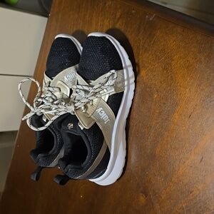 Juicy Couture Sneakers  Size 1M‎ Gold River
